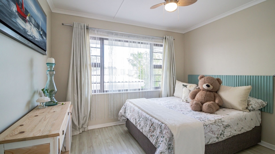 6 Bedroom Property for Sale in Gonubie North Eastern Cape